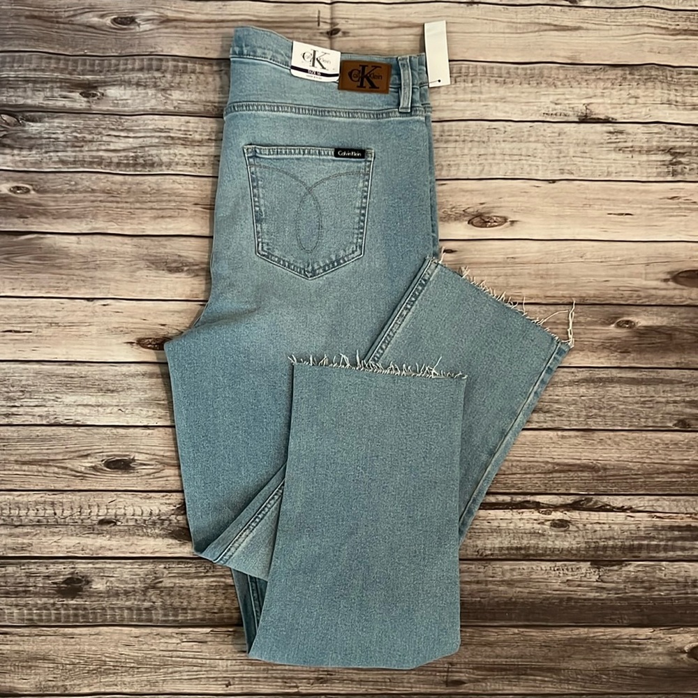 NWT $80 CK light wash jeans size 16 Vintage Straight Leg frayed hem Calvin Klein